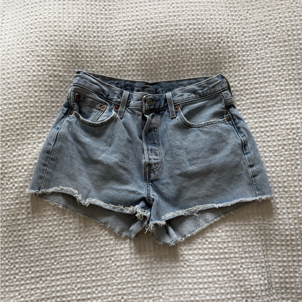 Levi’s 501 Original High Rise Denim Shorts — Light Wash